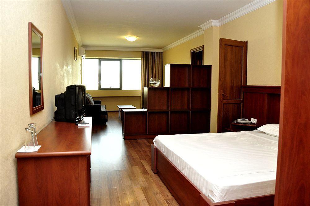 ฟอร์จูน พาเลซ โฮเต็ล Hotel Tbilisi ภายนอก รูปภาพ