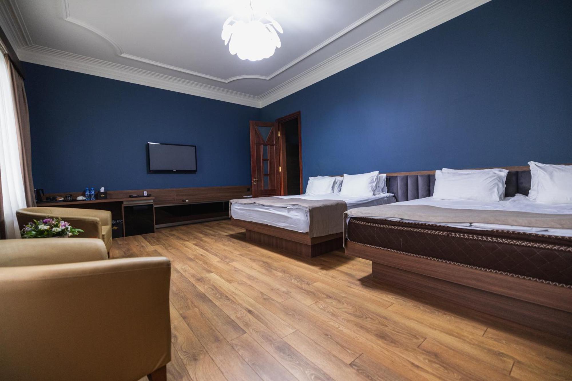 ฟอร์จูน พาเลซ โฮเต็ล Hotel Tbilisi ภายนอก รูปภาพ