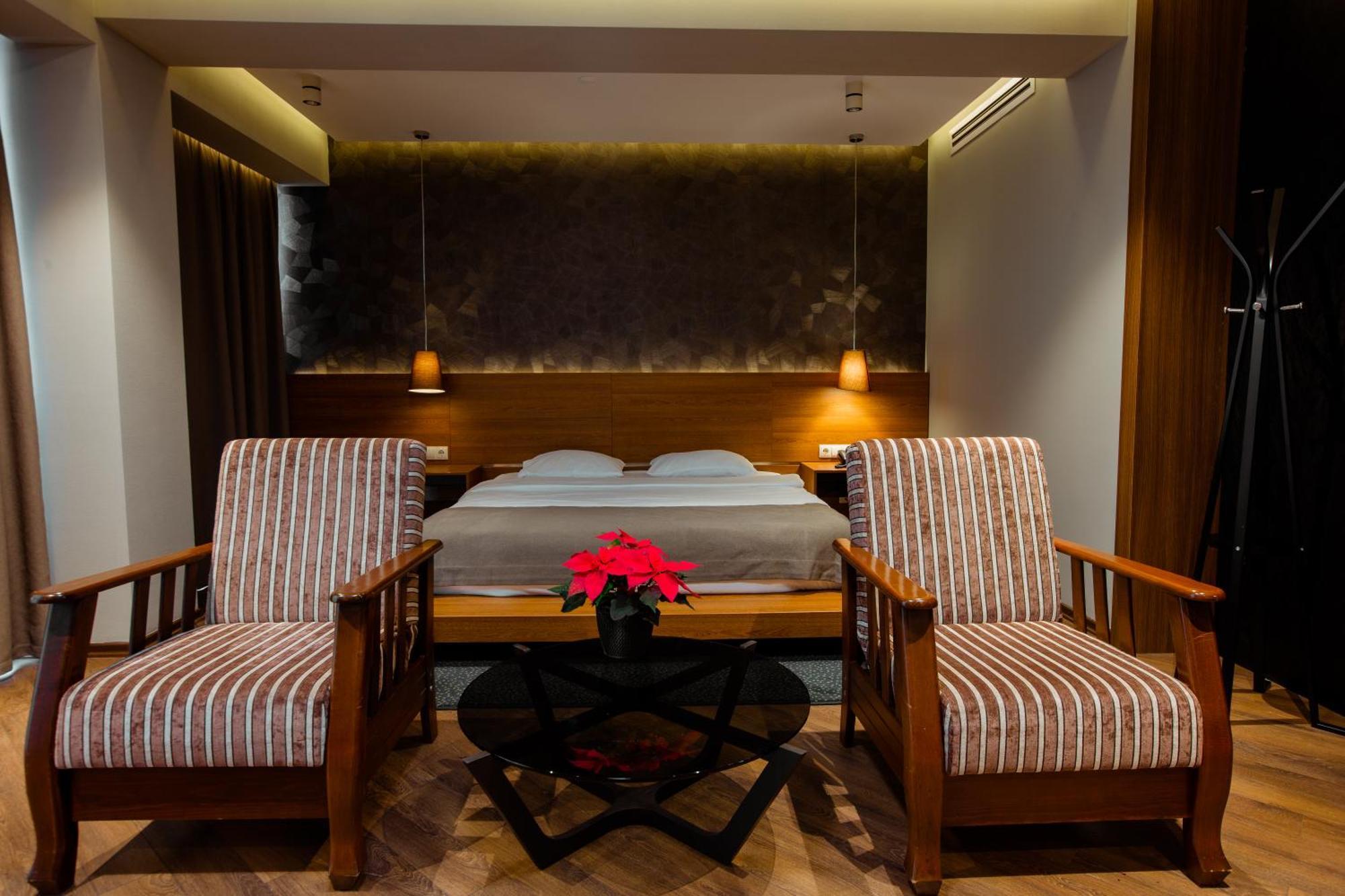 ฟอร์จูน พาเลซ โฮเต็ล Hotel Tbilisi ภายนอก รูปภาพ