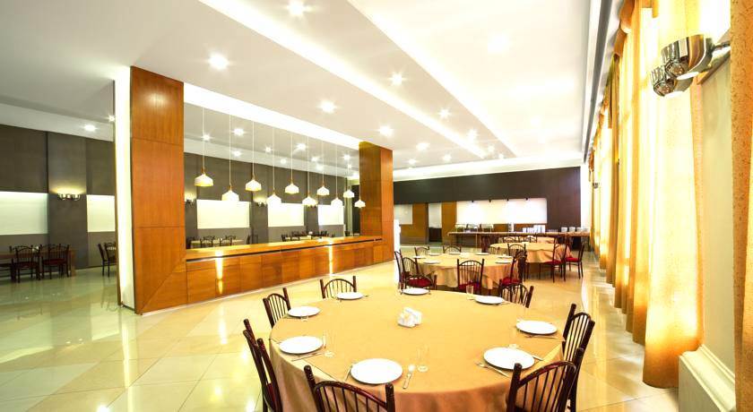 ฟอร์จูน พาเลซ โฮเต็ล Hotel Tbilisi ภายนอก รูปภาพ
