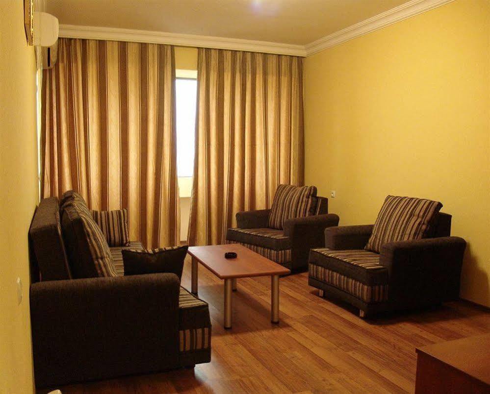 ฟอร์จูน พาเลซ โฮเต็ล Hotel Tbilisi ภายนอก รูปภาพ