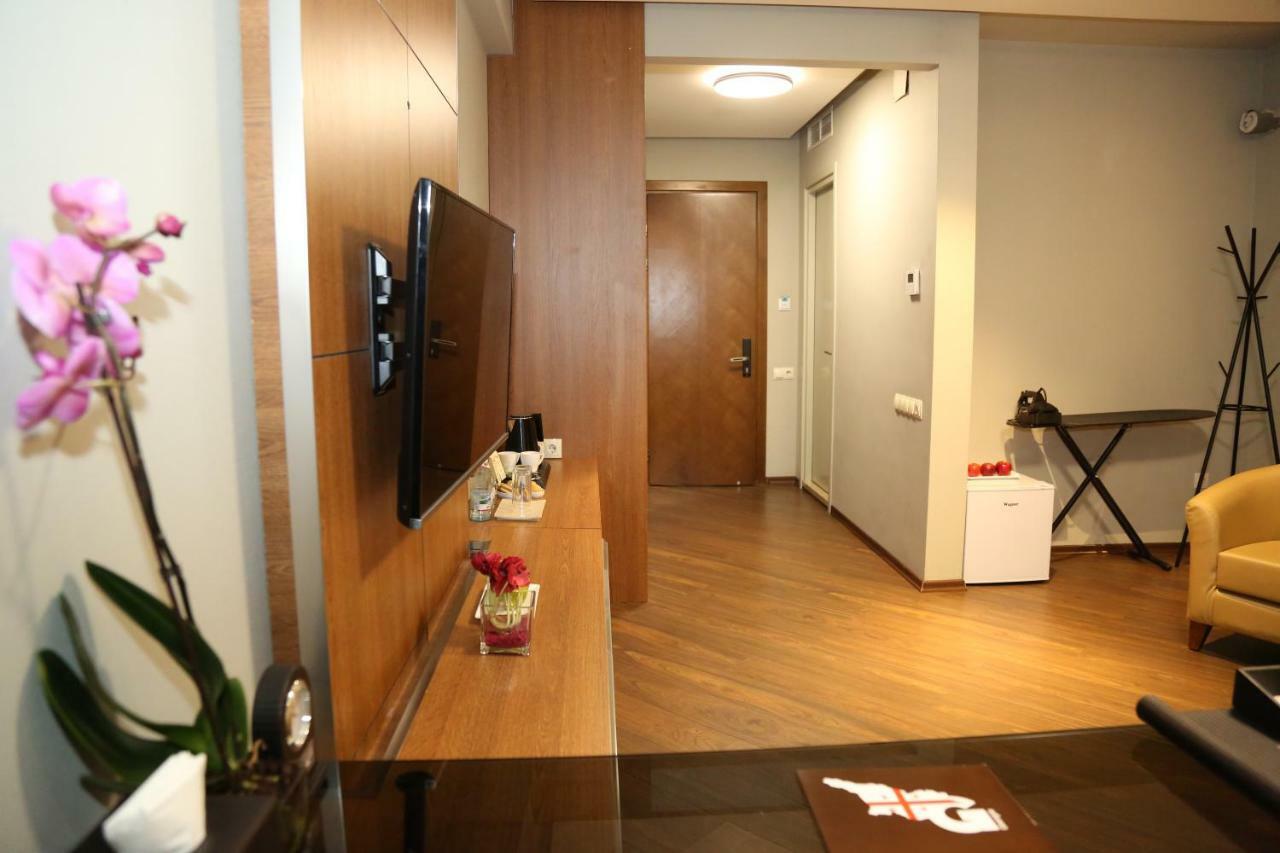 ฟอร์จูน พาเลซ โฮเต็ล Hotel Tbilisi ภายนอก รูปภาพ