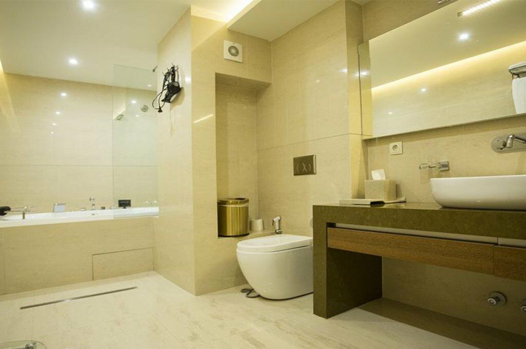 ฟอร์จูน พาเลซ โฮเต็ล Hotel Tbilisi ภายนอก รูปภาพ