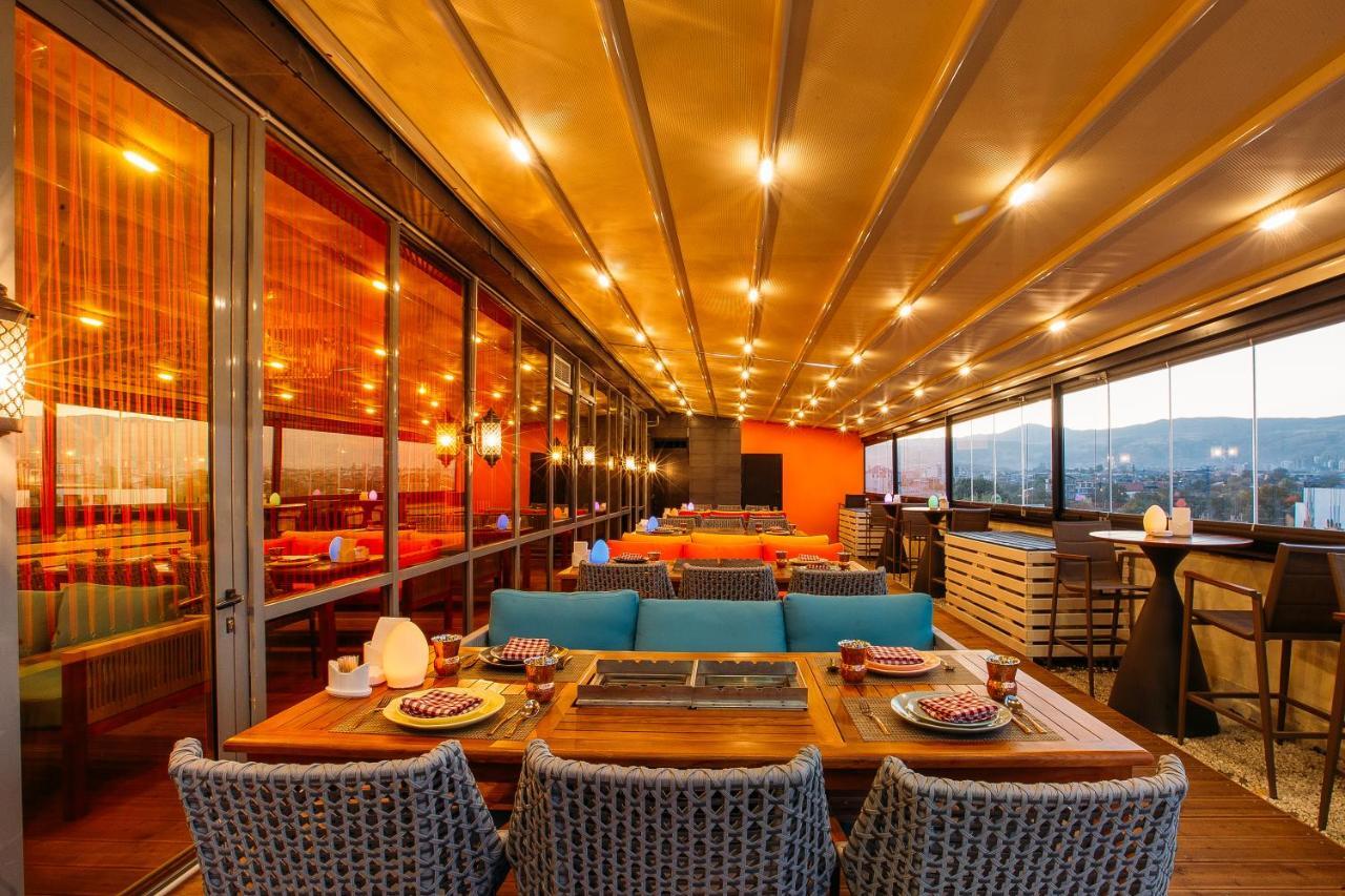 ฟอร์จูน พาเลซ โฮเต็ล Hotel Tbilisi ภายนอก รูปภาพ